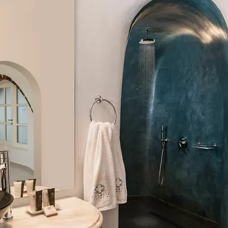 Anteliz Private * Fira (Santorini)